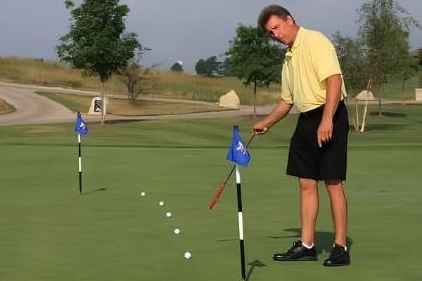 Ben Mutz in Mutz Method putting stance.